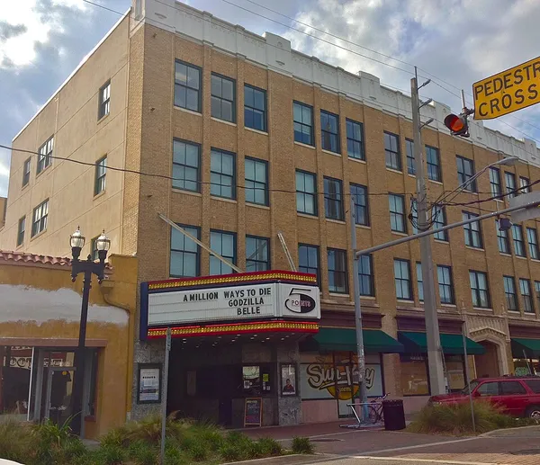 FIVE (music venue)