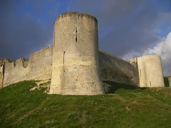 Flanking tower