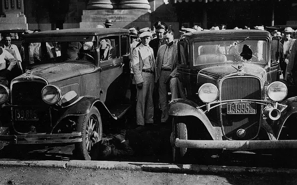 1933