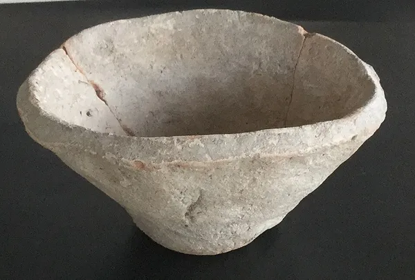 Beveled rim bowl