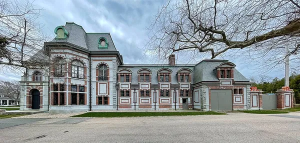 Belcourt of Newport