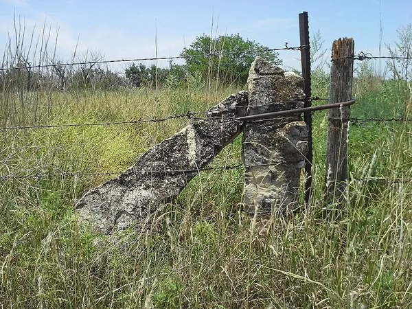 Fencepost limestone