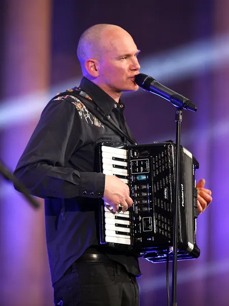 Digital accordion