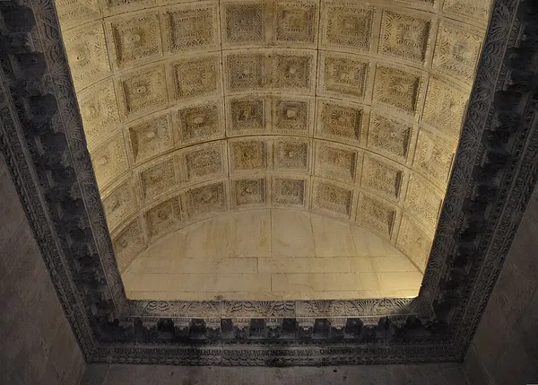 Barrel vault