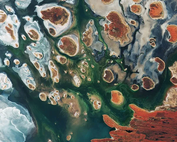 Ephemeral acid saline lake
