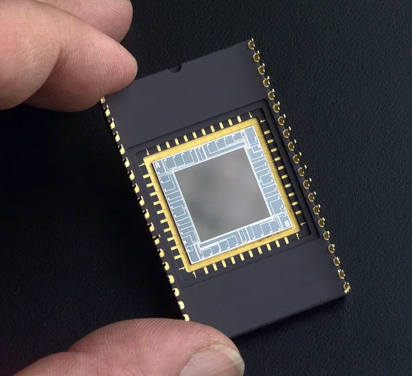 Charge-coupled device