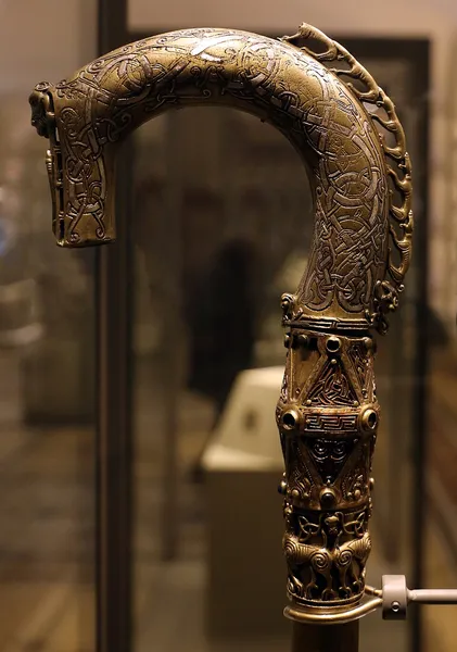 Insular crozier