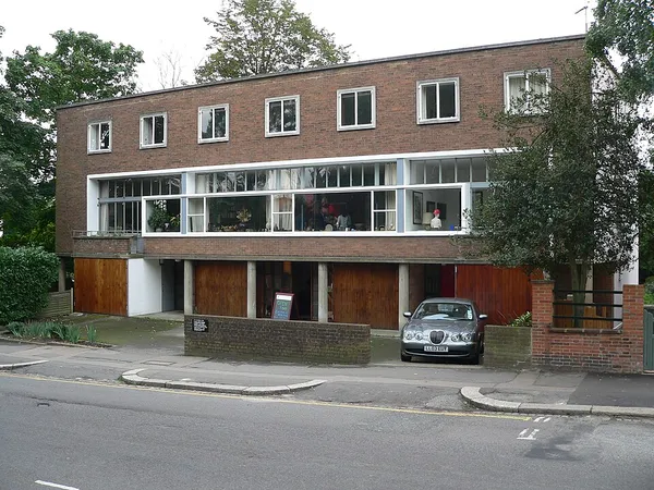2 Willow Road