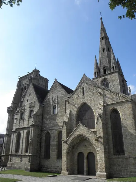 Basilica of Notre-Dame-de-Bon-Secours, Guingamp