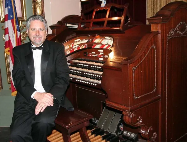 Dennis James (musician)