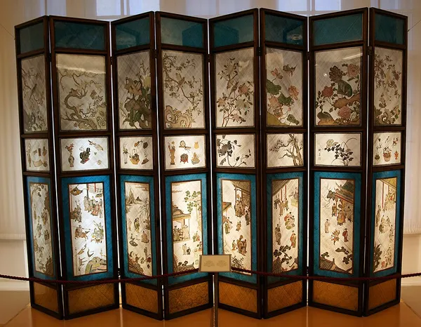 Folding screen